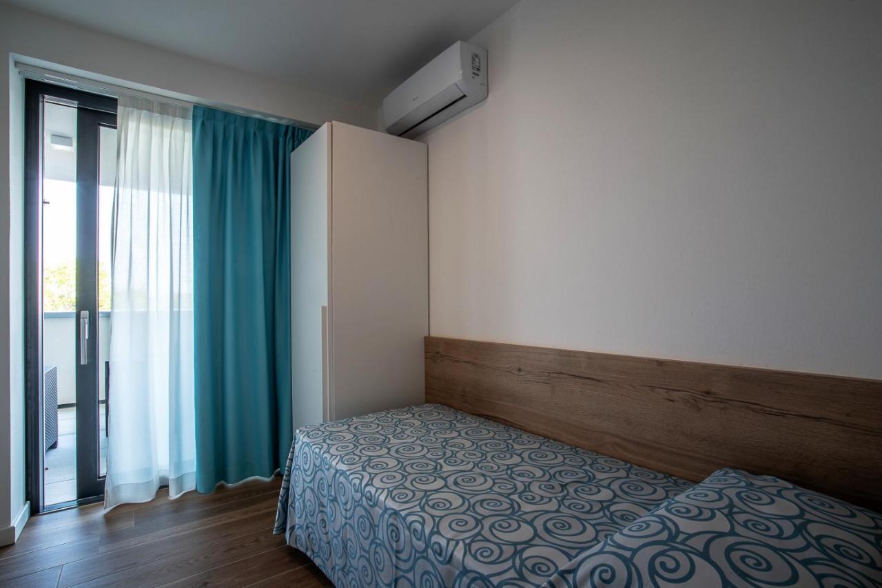 Aparthotel Miramare Grado Exterior photo