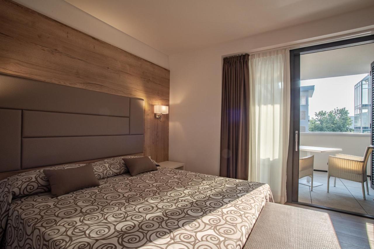 Aparthotel Miramare Grado Exterior photo